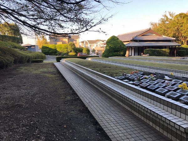 ペット霊園 湘南ペットメモリーランド個別墓地:花の聖地
